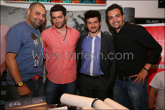 خالد مصطفى يطلق ألبومه الأول خالد مصطفى يطلق ألبومه الأول