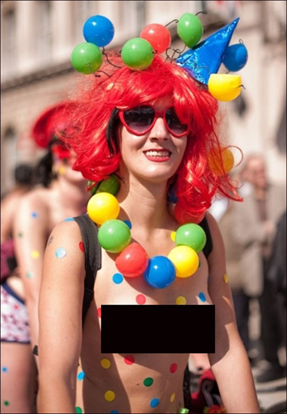 بالصور.. مظاهرة العراة على الدراجات الهوائية في بريطانيا  صورة رقم 20