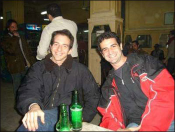 القبض على جاسوس اسرائيلي في مصر.. والشباب يسخرون منه  صورة رقم 7