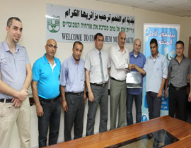 بيليفون توزّع عشرات الحواسيب النقالة على الطلاب المتفوقين  صورة رقم 1