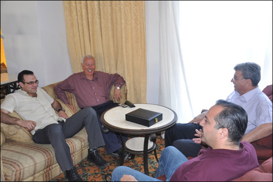 نقابة أطباء الأسنان الفلسطينية تمنح وسام القدس لجمعية أطباء الأسنان العرب صورة رقم 11