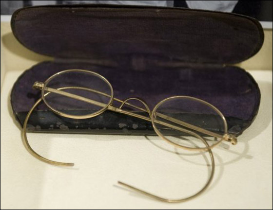 فتح تحقيق في الهند بعد اختفاء نظارات غاندي من مقره!! صورة رقم 2