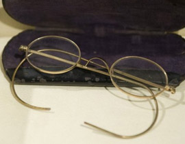 فتح تحقيق في الهند بعد اختفاء نظارات غاندي من مقره!! صورة رقم 1