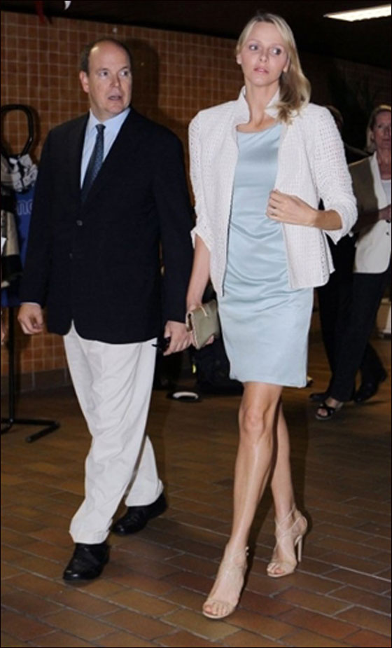 بمناسبة زفافهما.. امير موناكو يهدي خطيبته سيارة كهربائية!  صورة رقم 5