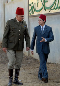 بالصور.. جمال سليمان بالبذلة 