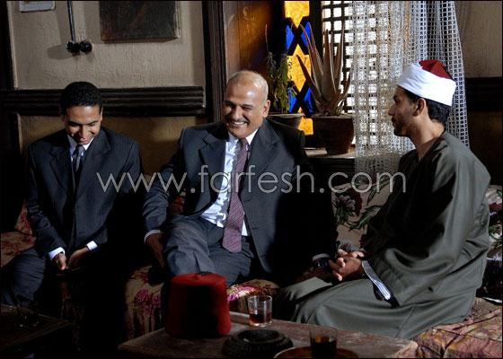 بالصور.. جمال سليمان بالبذلة 