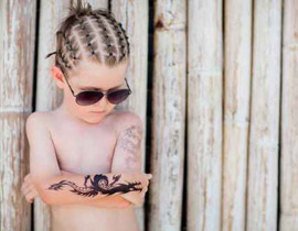 مدرسة ترفض قبول طفل افريقي بسبب.. تسريحة شعره! صورة رقم 1