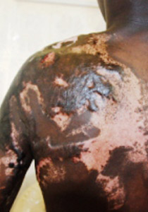 زوجة القذافي عذبتني بالماء المغلي لانني اتلفت لها قطعة ملابس! صورة رقم 4