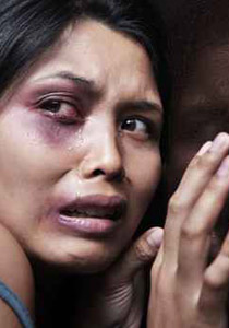 ينتقم من خطيبته السابقة باختطافها واغتصابها مع اصدقائه! صورة رقم 1