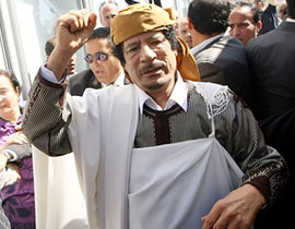 عقيد معارض: القذافي بدأ باستخدام صواريخ سكود ويعد غاز الخردل! صورة رقم 2