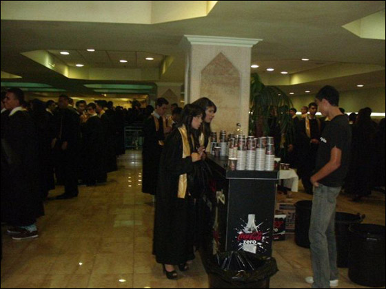 كوكا كولا zero تحتفل مع الطلاب الثانويين بالتخرج!  صورة رقم 2