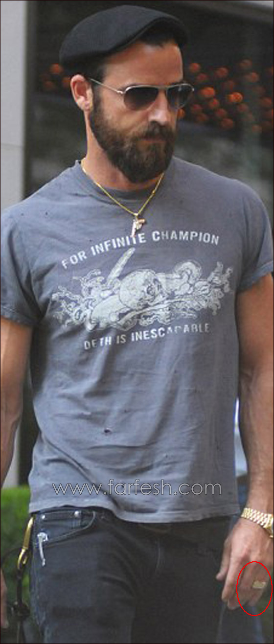 تنورة جنيفر تكشف اكثر مما تخفي!  صورة رقم 5