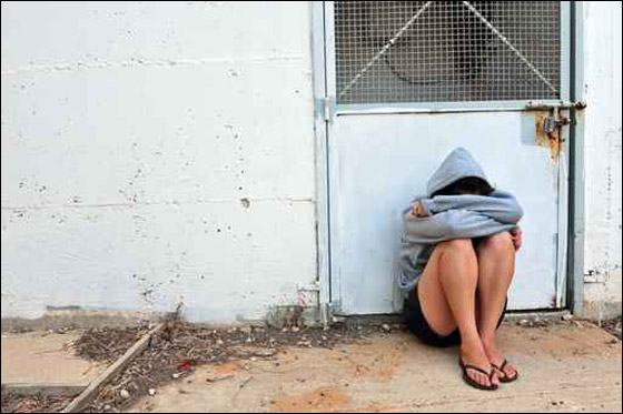 تجرد من انسانيته واغتصب طفلته مدة 9 سنوات! صورة رقم 1