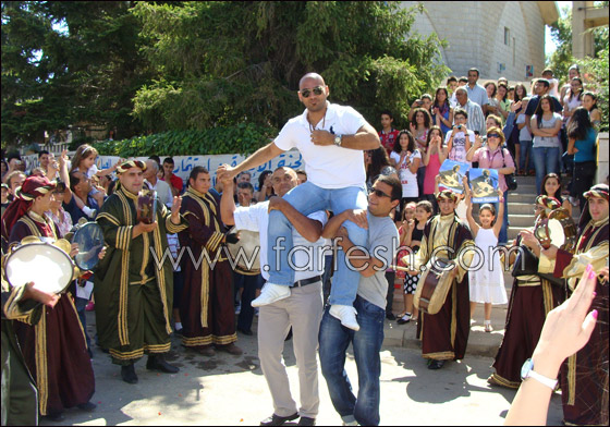 استقبال افرام سلامة بالزغاريد وقرع الطبول في كفرذبيان   صورة رقم 1