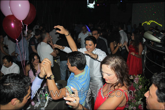 بالصور.. هشام الحاج وأمينة في الملهى الليلي!!      صورة رقم 4