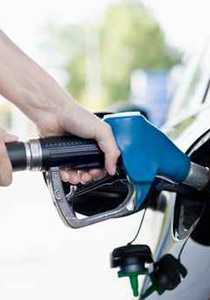 إغلاق محطة وقود بالشارقة بعد تفاقم أزمة البنزين صورة رقم 1