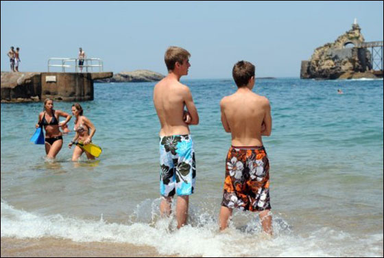 بالصور: الحر الشديد اكثر قسوة من البرد القارس في دول اوروبا!  صورة رقم 4