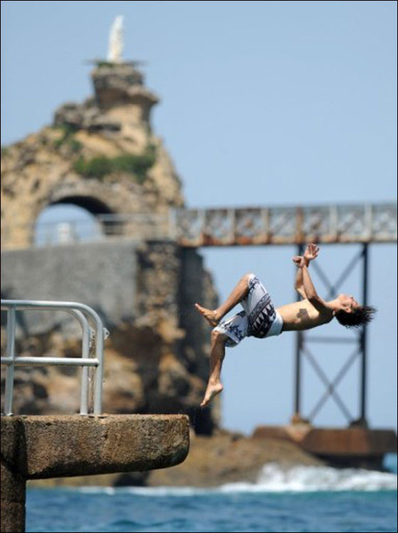 بالصور: الحر الشديد اكثر قسوة من البرد القارس في دول اوروبا!  صورة رقم 30