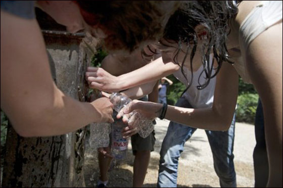 بالصور: الحر الشديد اكثر قسوة من البرد القارس في دول اوروبا!  صورة رقم 12