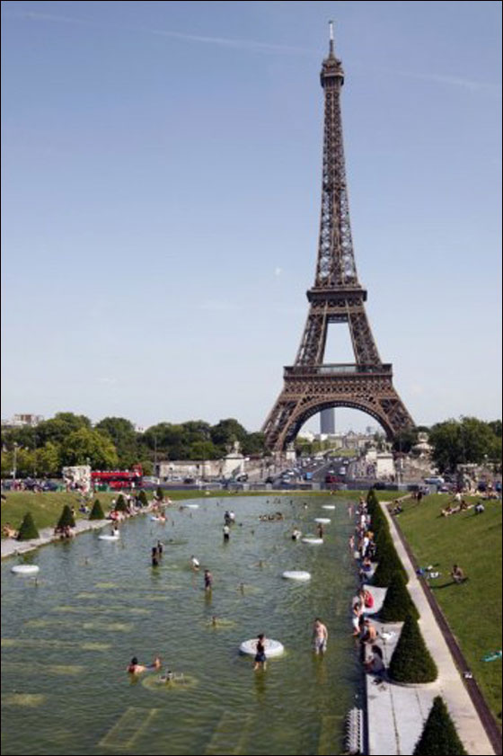 بالصور: الحر الشديد اكثر قسوة من البرد القارس في دول اوروبا!  صورة رقم 31