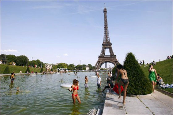 بالصور: الحر الشديد اكثر قسوة من البرد القارس في دول اوروبا!  صورة رقم 37