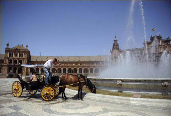 بالصور: الحر الشديد اكثر قسوة من البرد القارس في دول اوروبا!  صورة رقم 48