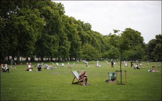 بالصور: الحر الشديد اكثر قسوة من البرد القارس في دول اوروبا!  صورة رقم 46