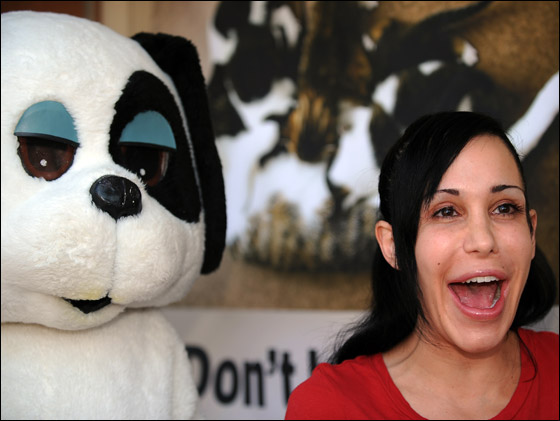 ناديا سليمان: أطفالي الكبار الستة أصبحوا كالحيوانات!!  صورة رقم 3