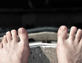 افريقي يوثق انتحار ممرضة من سابع طابق! صورة رقم 1