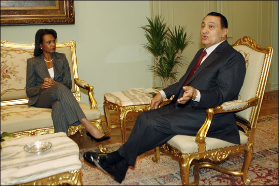 مبارك لرايس: العرب يحتاجون دوما لقبضة حديدية!  صورة رقم 4