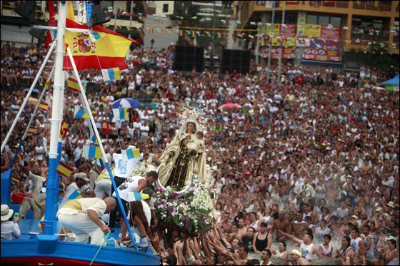 بالصور.. موكب اسباني احتفالا بشفاعة القديسة العذراء!  صورة رقم 3