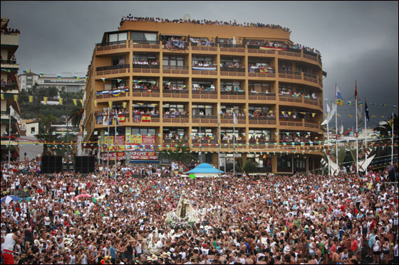 بالصور.. موكب اسباني احتفالا بشفاعة القديسة العذراء!  صورة رقم 5