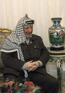 عرفات اغتيل بأمر من شارون ووضعوا له السم بعلم من المخابرات صورة رقم 1 عرفات اغتيل بأمر من شارون ووضعوا له السم بعلم من المخابرات صورة رقم 1