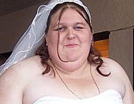 زوجة تطعن نفسها وتحرق وجهها ومنزلها متهمة عشيقة زوجها بذلك صورة رقم 1 زوجة تطعن نفسها وتحرق وجهها ومنزلها متهمة عشيقة زوجها بذلك صورة رقم 1