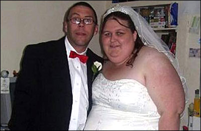 زوجة تطعن نفسها وتحرق وجهها ومنزلها متهمة عشيقة زوجها بذلك صورة رقم 2 زوجة تطعن نفسها وتحرق وجهها ومنزلها متهمة عشيقة زوجها بذلك صورة رقم 2