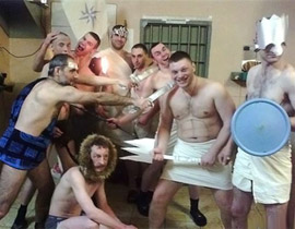 صور احتفال رئيس عصابة روسي بعيد ميلاده في الزنزانة تثير الغضب صورة رقم 1