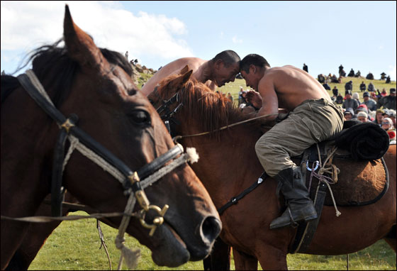 بالصور: مهرجان قيرغيزستان التقليدي.. حضارة وثقافة مميزة صورة رقم 11