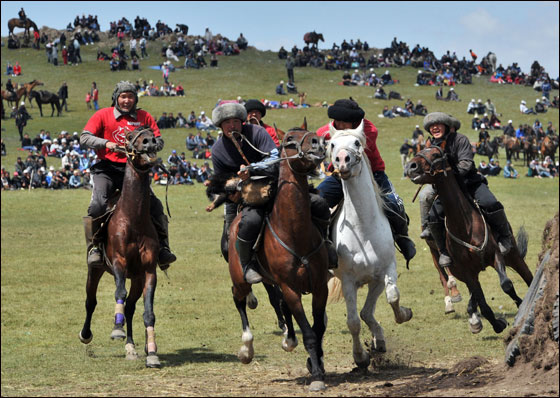 بالصور: مهرجان قيرغيزستان التقليدي.. حضارة وثقافة مميزة صورة رقم 21