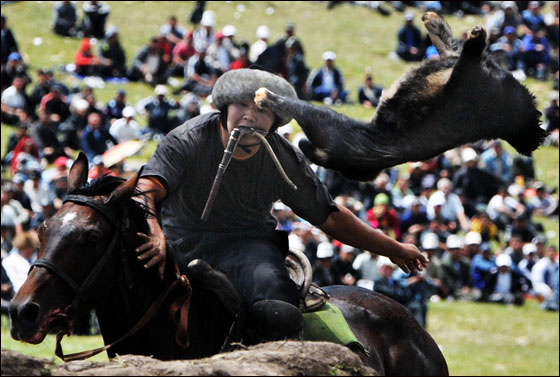بالصور: مهرجان قيرغيزستان التقليدي.. حضارة وثقافة مميزة صورة رقم 7