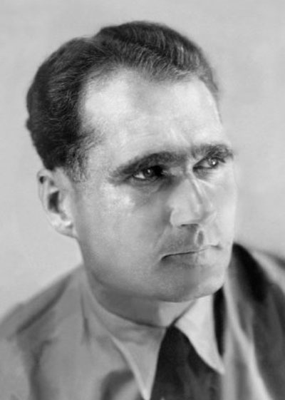 بعد مرور 24 عاما.. اخراج رفات نائب هتلر من القبر!! صورة رقم 1