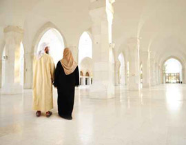 السعودية: طلبت الخلع لأن زوجها قبّلها وداعبها امام اطفالهما!! صورة رقم 1