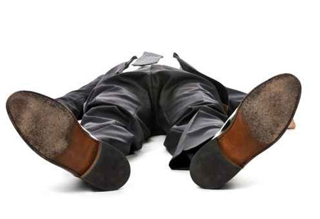 رجل يستفيق من الموت ويثير الرعب في المشرحة!! صورة رقم 1