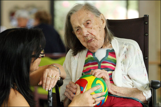 وفاة أكبر عجوز فرنسية عاشت 3 قرون عن عمر 113 عاما!  صورة رقم 1