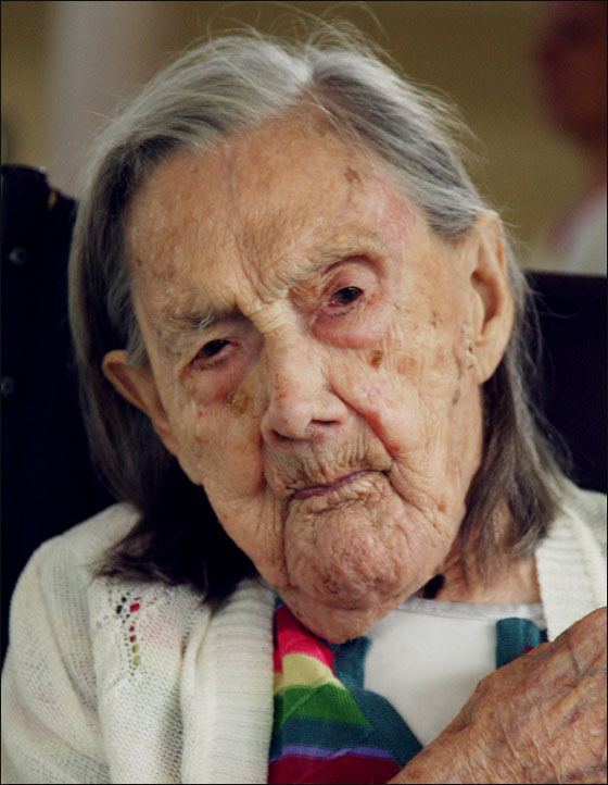 وفاة أكبر عجوز فرنسية عاشت 3 قرون عن عمر 113 عاما!  صورة رقم 7