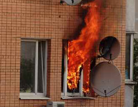 مصر: القت بطفليها من النافذة لتنقذهما من الحريق.. فتوفيا! صورة رقم 1