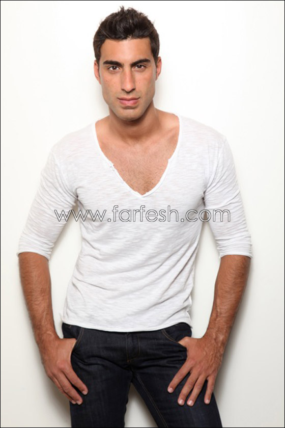 ملك جمال العرب أدم صباغ يوقع ماركة عالمية!!  صورة رقم 2