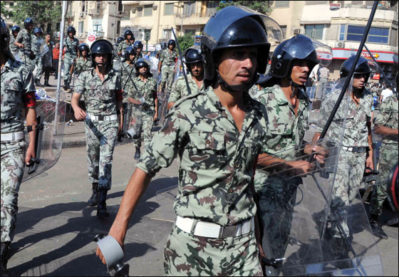 الشارع المصري راض عن المحاكمة التاريخية لمبارك  صورة رقم 26