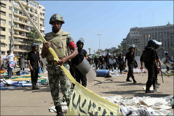 الشارع المصري راض عن المحاكمة التاريخية لمبارك  صورة رقم 23