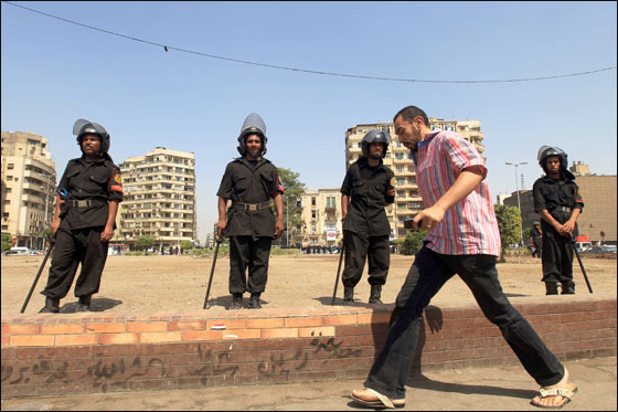 الشارع المصري راض عن المحاكمة التاريخية لمبارك  صورة رقم 27
