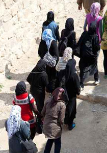 الأردن.. 35% عزباوات و 56% فوق الـ 15 متزوجات!! صورة رقم 1